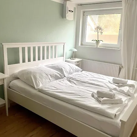 Апартаменты M. Eigener Terrasse U. Zugang, Hamburg-nah Аренсбург