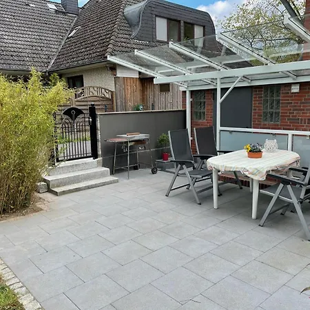 M. Eigener Terrasse U. Zugang, Hamburg-nah *