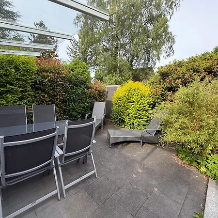 Apartamento M. Eigener Terrasse U. Zugang, Hamburg-nah *